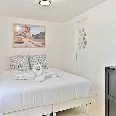 Apartment Proche Canal Saint Martin - Ii