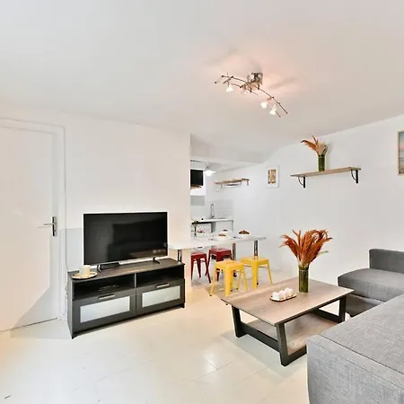 Apartment Proche Canal Saint Martin - Ii *